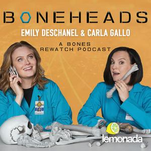 Lyt til Boneheads with Emily Deschanel and Carla Gallo i appen