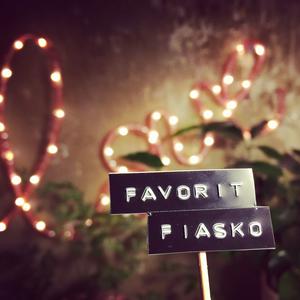 Lyt til Favoritfiasko i appen